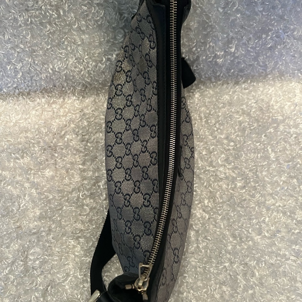 Gucci Navy GG Canvas Web Round Messenger Hobo Bag. - Picture 7 of 14